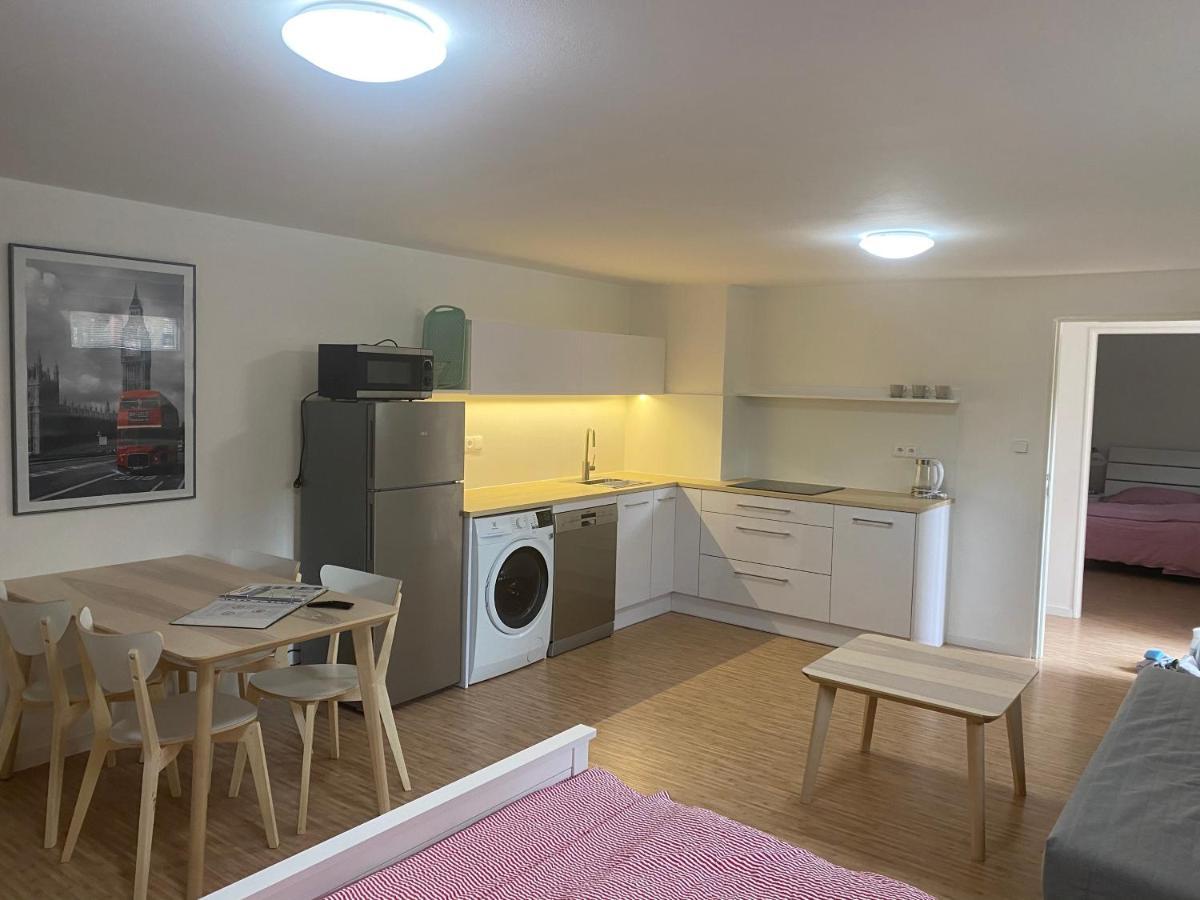 Red Travel Apartment Dvur Kralove nad Labem Luaran gambar